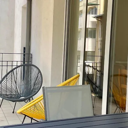 Апартаменты Moderne T2 Avec Balcon, Ascenseur Et Garage - Fr-1-555-110 *