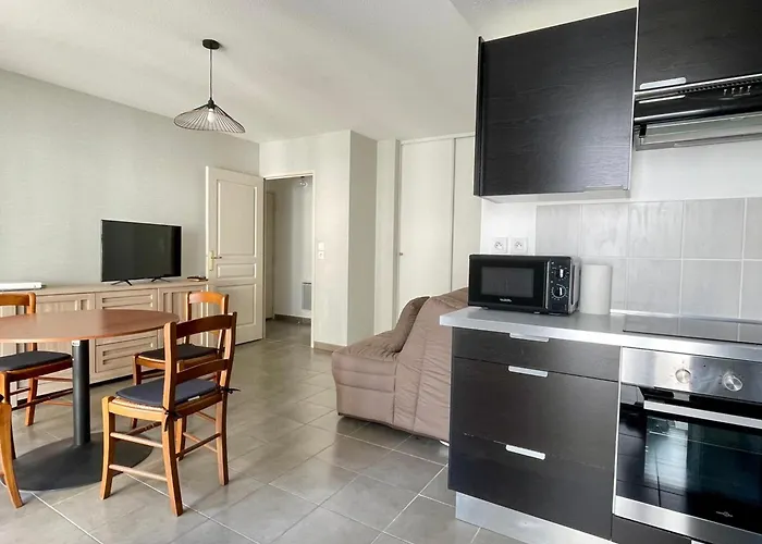 Moderne T2 Avec Balcon, Ascenseur Et Garage - Fr-1-555-110 エクスレバン