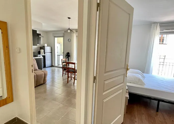 アパート Moderne T2 Avec Balcon, Ascenseur Et Garage - Fr-1-555-110