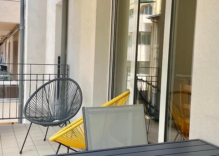 アパート Moderne T2 Avec Balcon, Ascenseur Et Garage - Fr-1-555-110 *