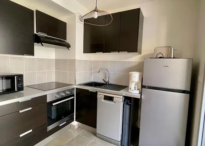 Moderne T2 Avec Balcon, Ascenseur Et Garage - Fr-1-555-110 アパート エクスレバン